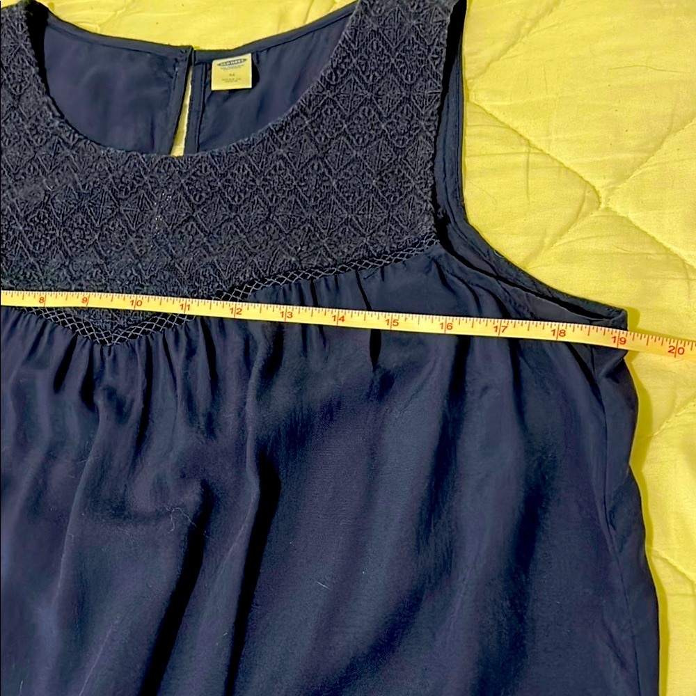 Old Navy Blue Sleeveless Relaxed Blouse - Picture 4 of 6
